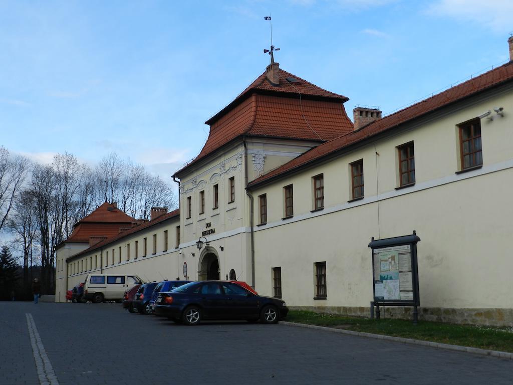 Hotel Dom Pielgrzyma à Kalwaria Zebrzydowska Extérieur photo